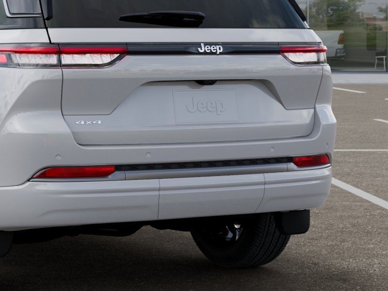 New 2026 Bright White Clear-Coat Exterior Paint Jeep Limited Reserve image 22