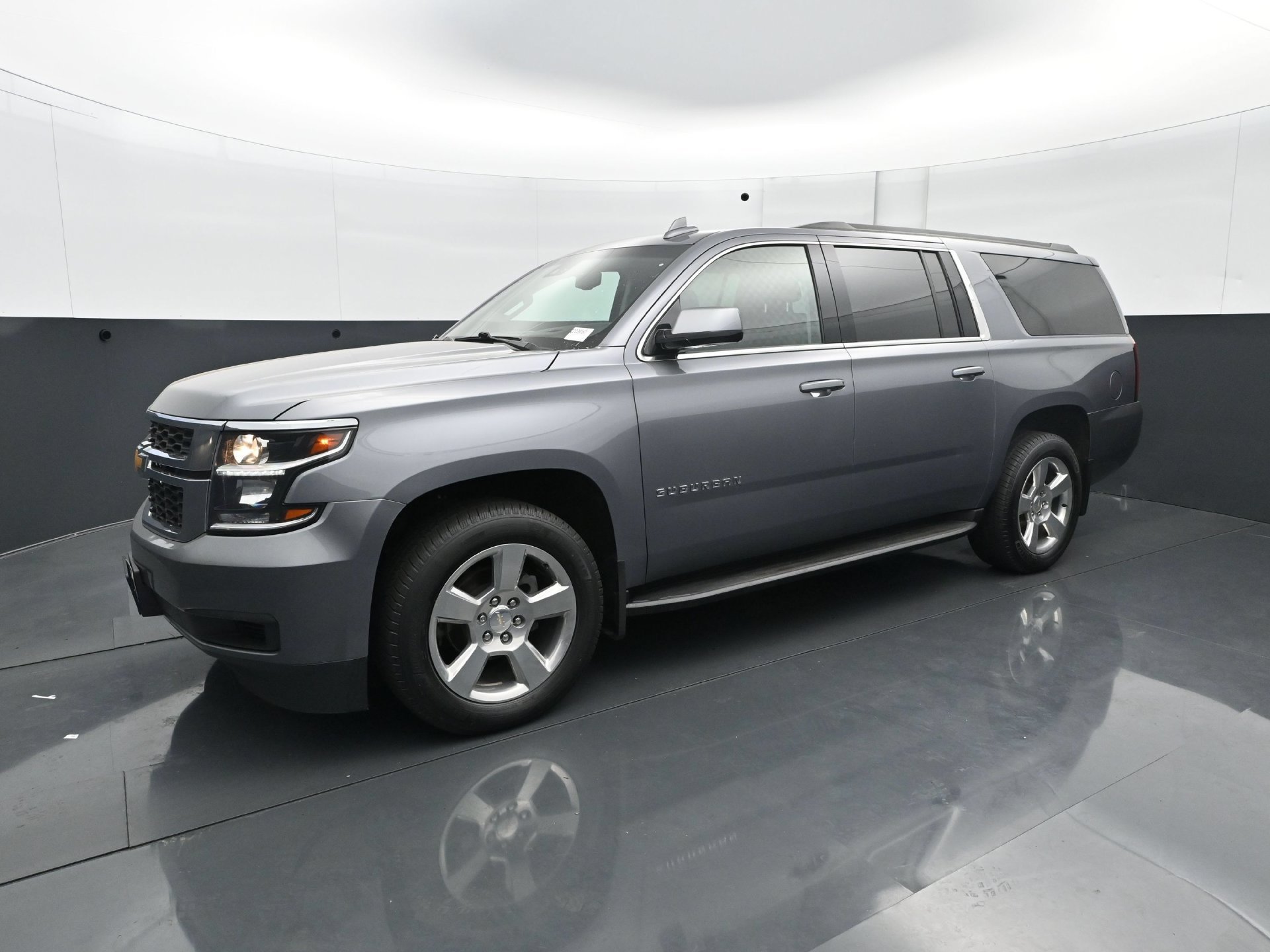 Used 2019 Chevrolet Suburban LS with VIN 1GNSKGKC6KR294772 for sale in White Bear Lake, Minnesota
