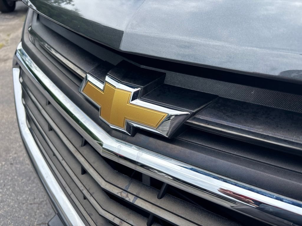 Used 2019 Gray Chevrolet LT image 9
