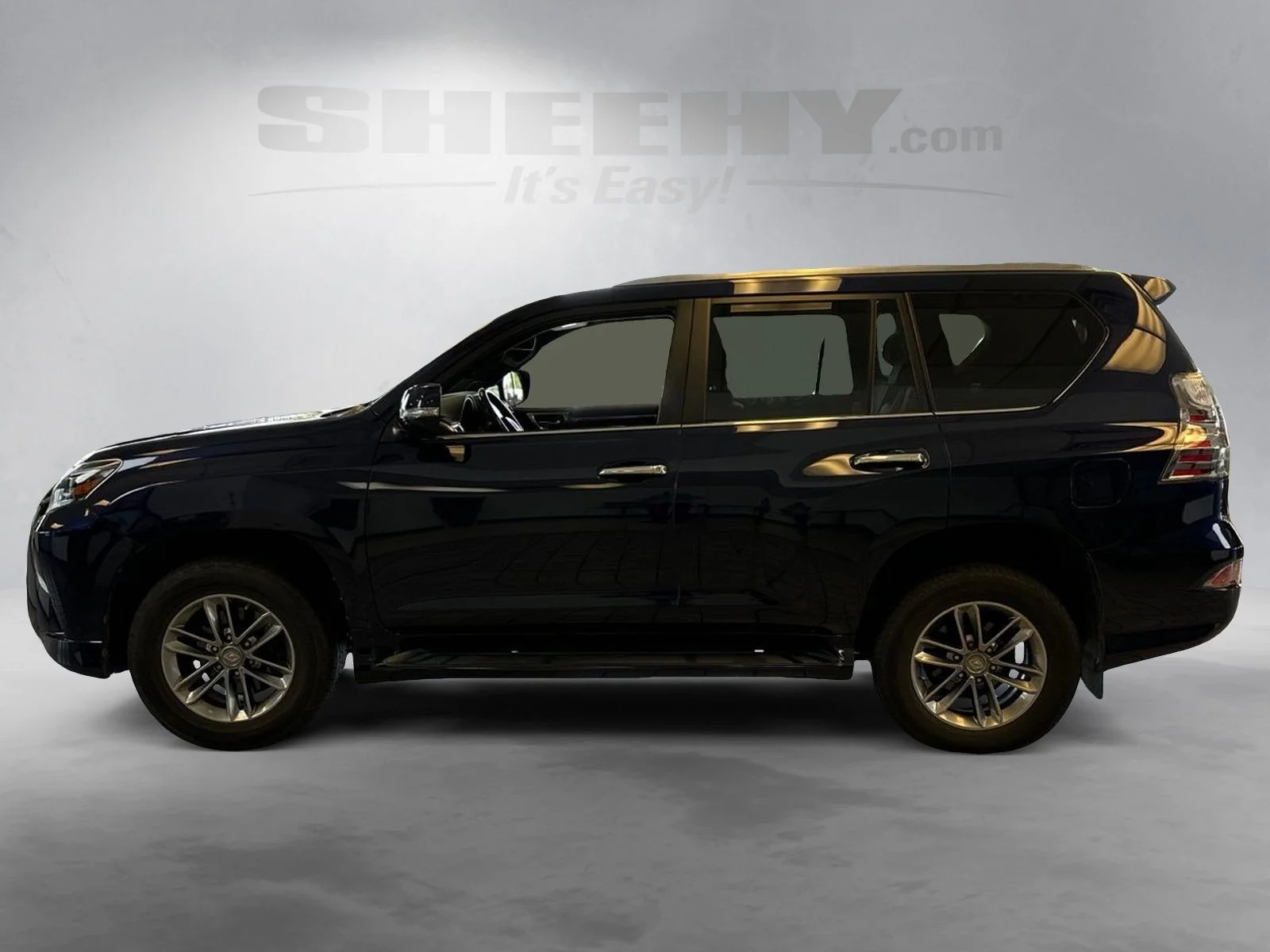 Used 2022  Lexus 460 image 15