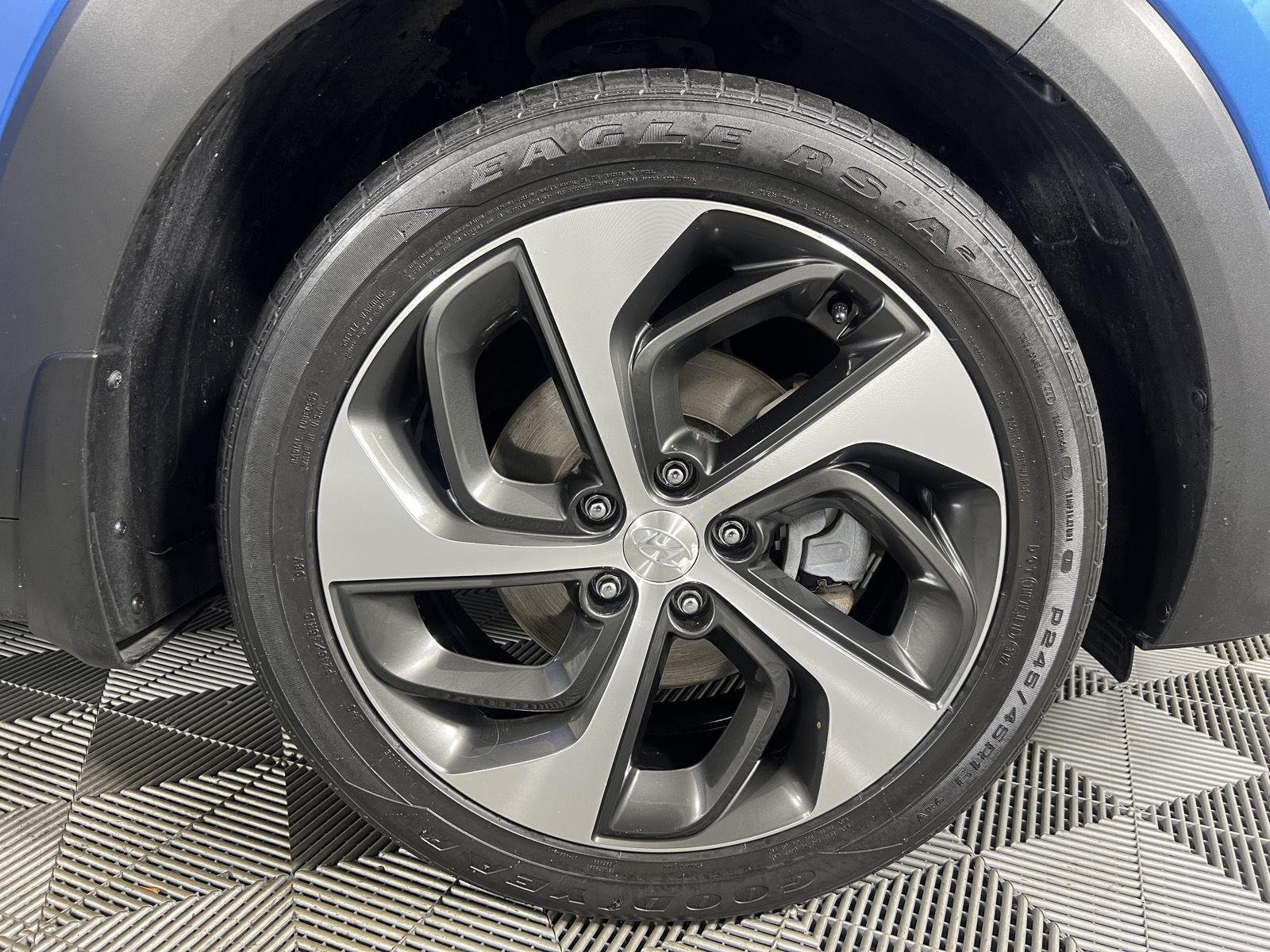 Used 2017 Caribbean Blue Hyundai Limited image 11