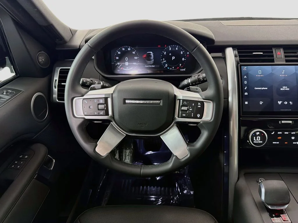 Used 2026 White Land Rover S image 24