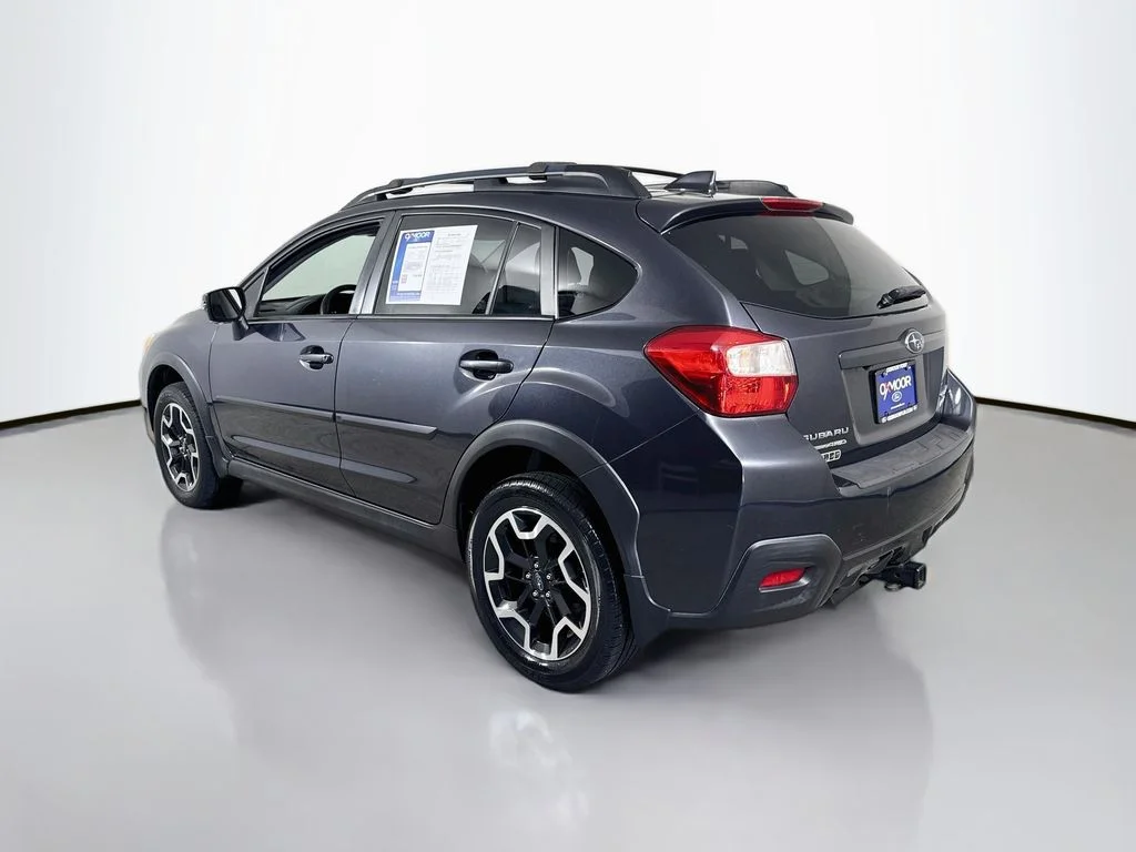 Used 2017 Dark Gray Metallic Subaru Limited image 9