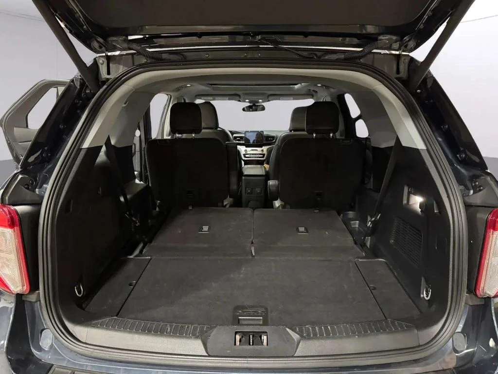 Used 2024 Stone Blue Metallic Ford XLT image 29