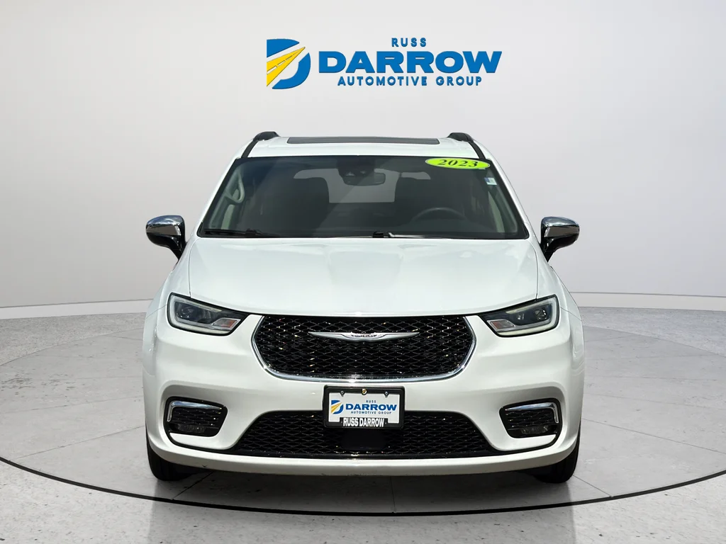 Used 2023 White Chrysler Limited image 8