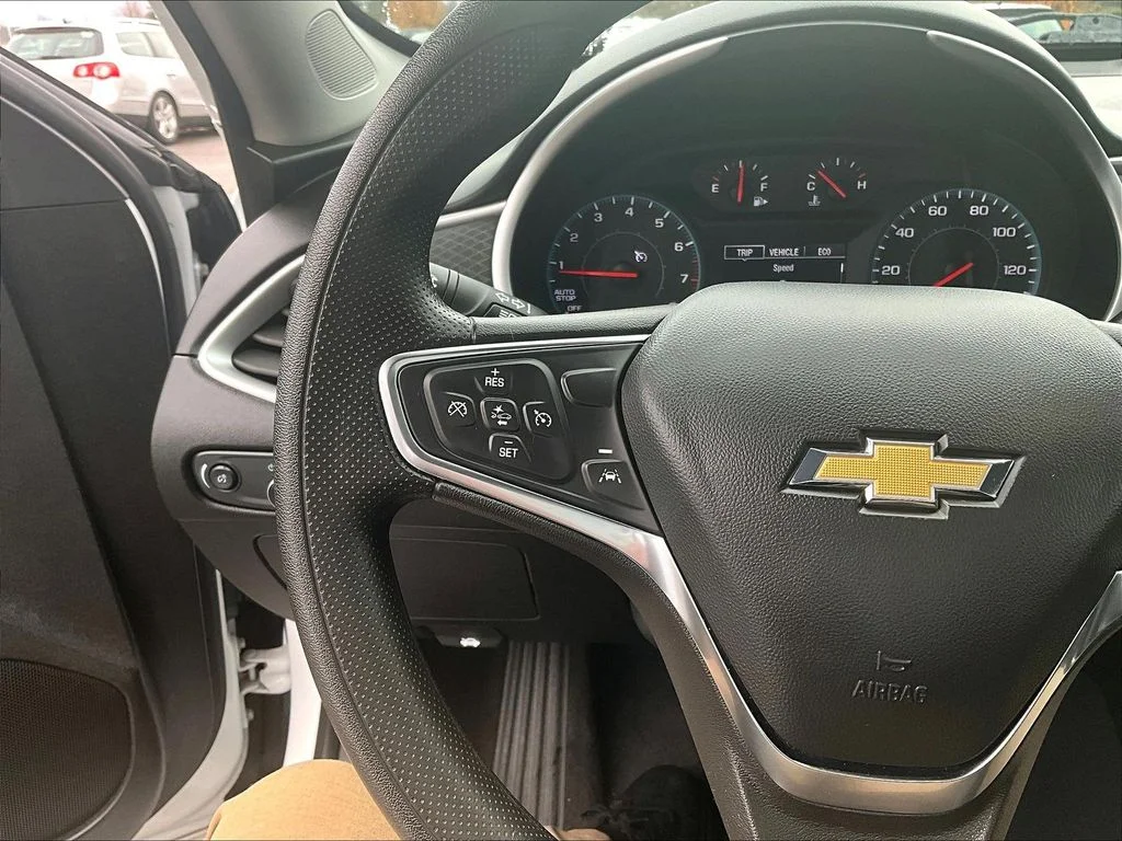 Used 2024 White Chevrolet LT image 14