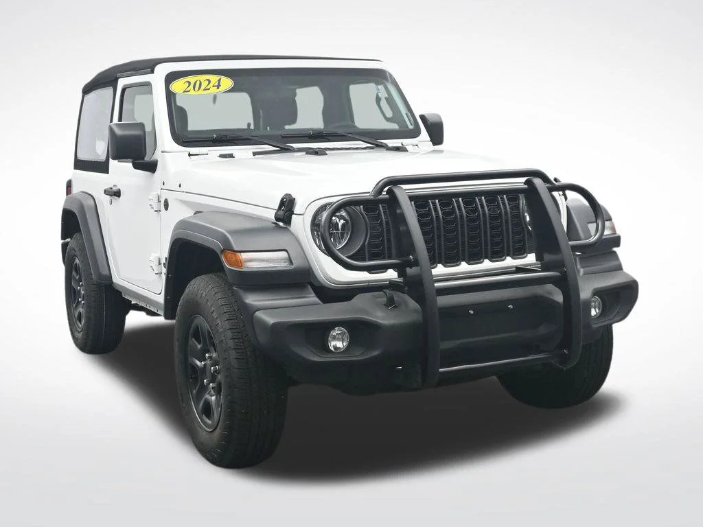 Used 2024 White Jeep Sport image 3