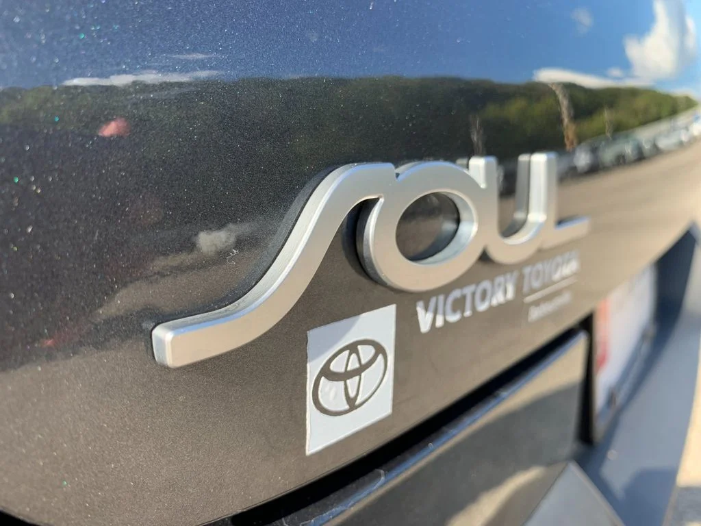 Used 2022 Gray Kia LX image 34
