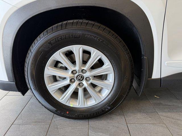 Certified Used 2026 WIND CHILL PEARL Toyota  image 67