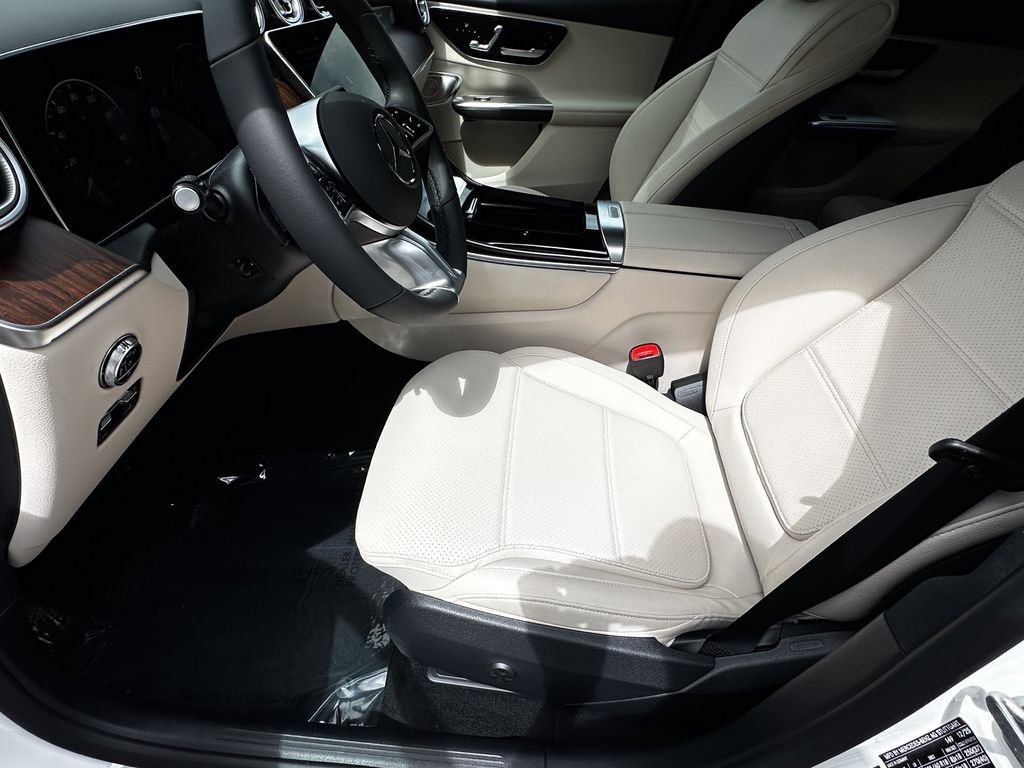 New 2026 Polar White Mercedes-Benz GLC 300 image 48