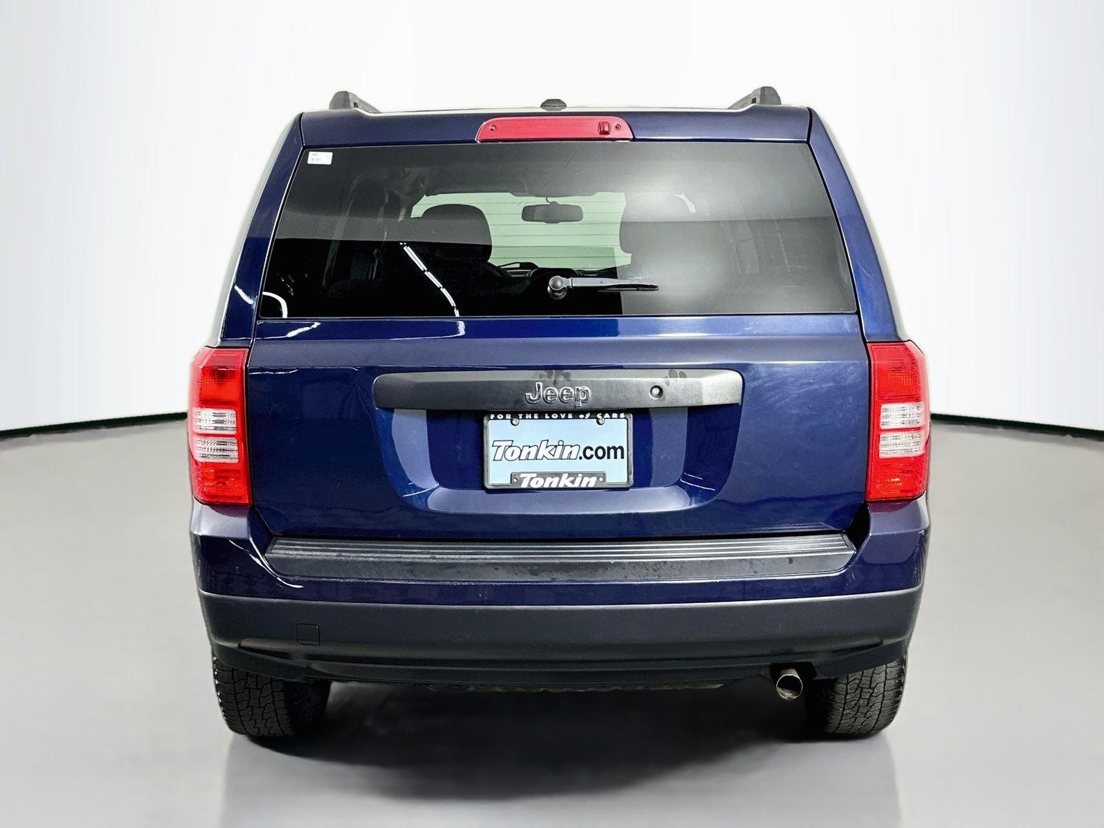 Used 2017 True Blue Pearlcoat Jeep Sport image 6