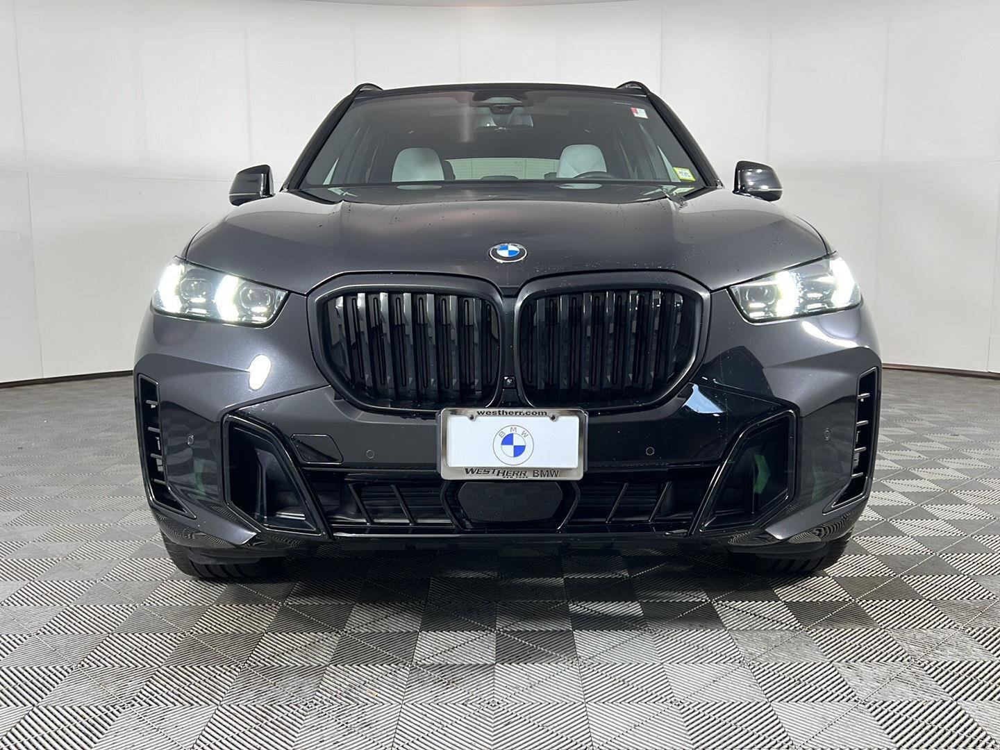 New 2026 Black Sapphire Metallic BMW xDrive40i image 13