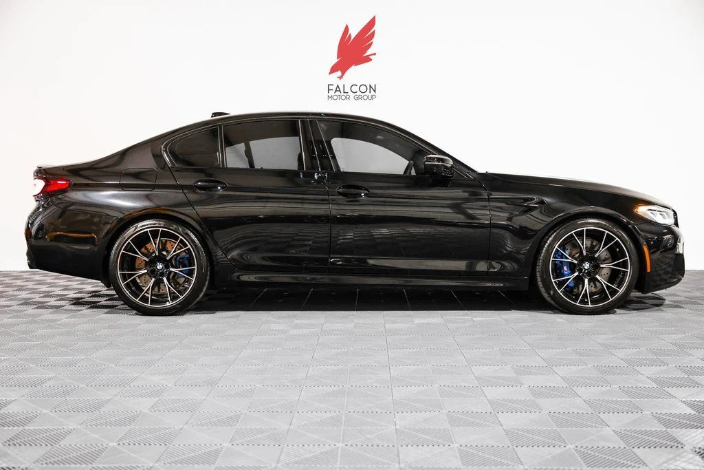 2023 BMW M5 -'s photo