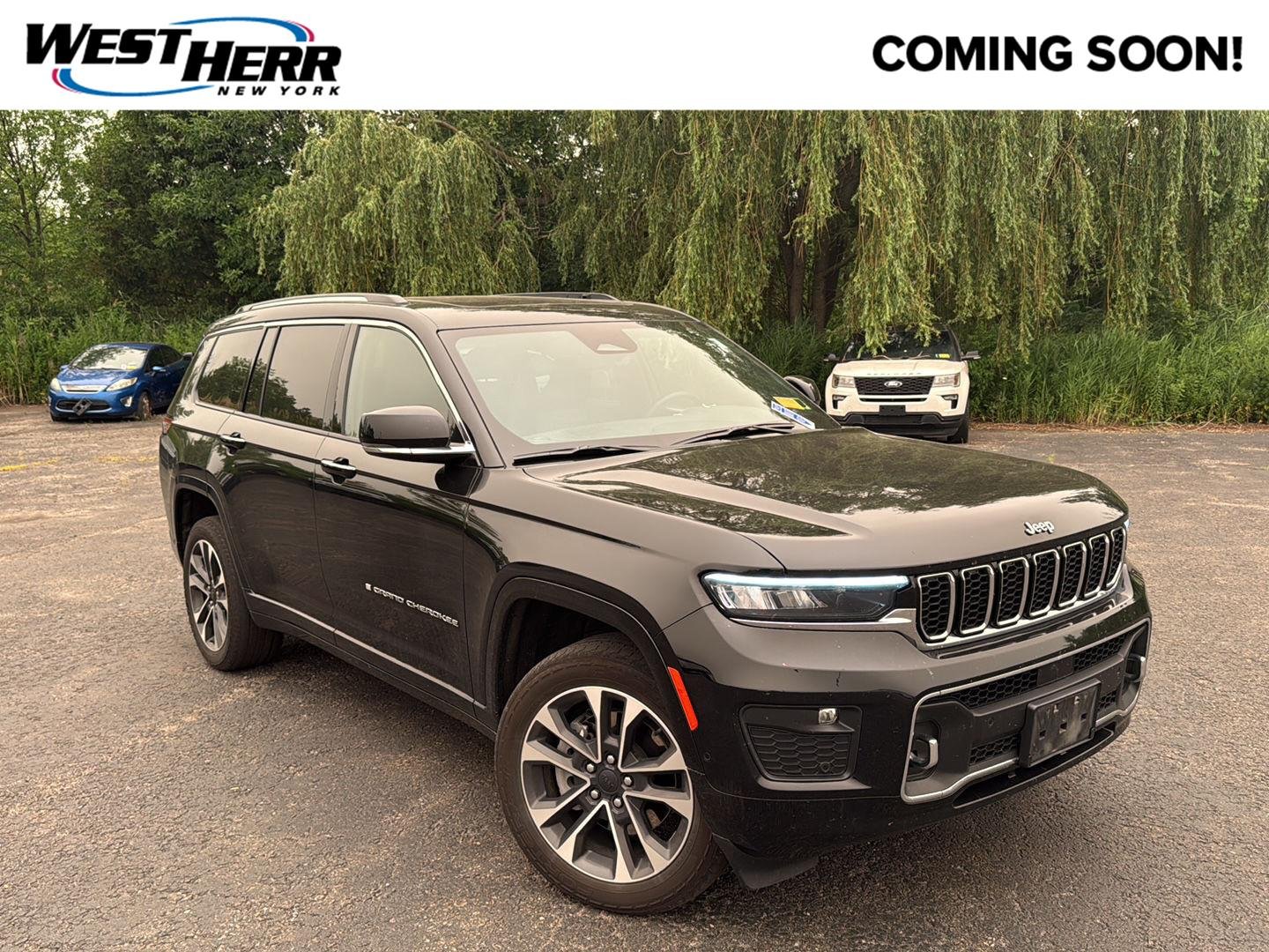 Used 2021 Diamond Black Crystal Pearlcoat Jeep Overland image 1