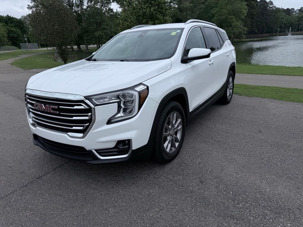 2024 GMC Terrain SLT FWD's photo