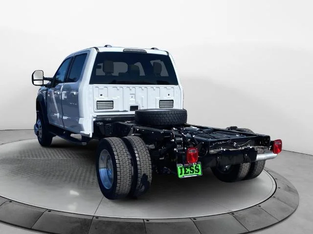 New 2026 Oxford White Ford F-450® LARIAT® image 7