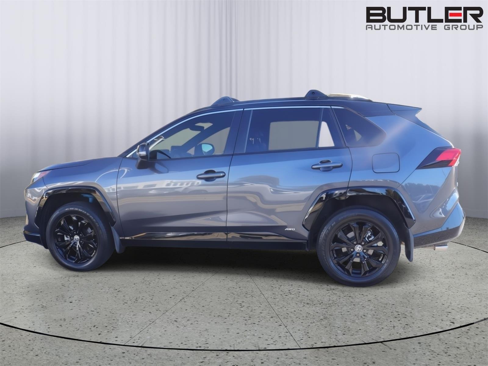 Used 2023 Silver Sky Metallic/Midnight Black Metallic Toyota XSE image 3