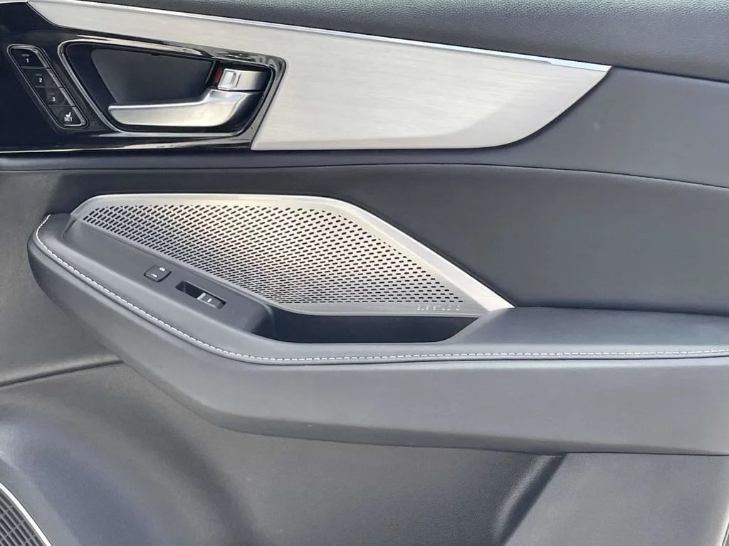 Used 2023  Acura Technology image 17