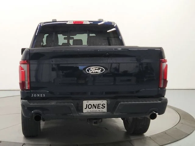 Used 2024  Ford Lariat image 6