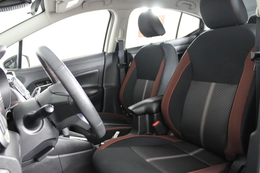 2025 Nissan Versa Sedan SR - Photo 18