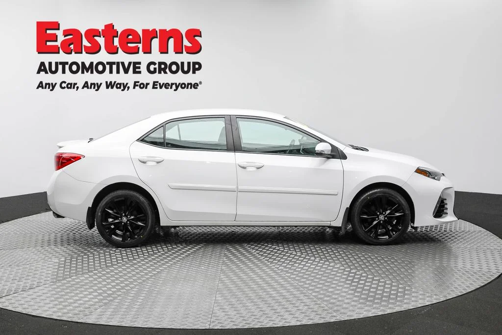 Used 2018 White Toyota SE image 4