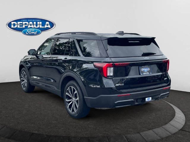 Used 2026 Black Metallic Ford ST-Line image 4