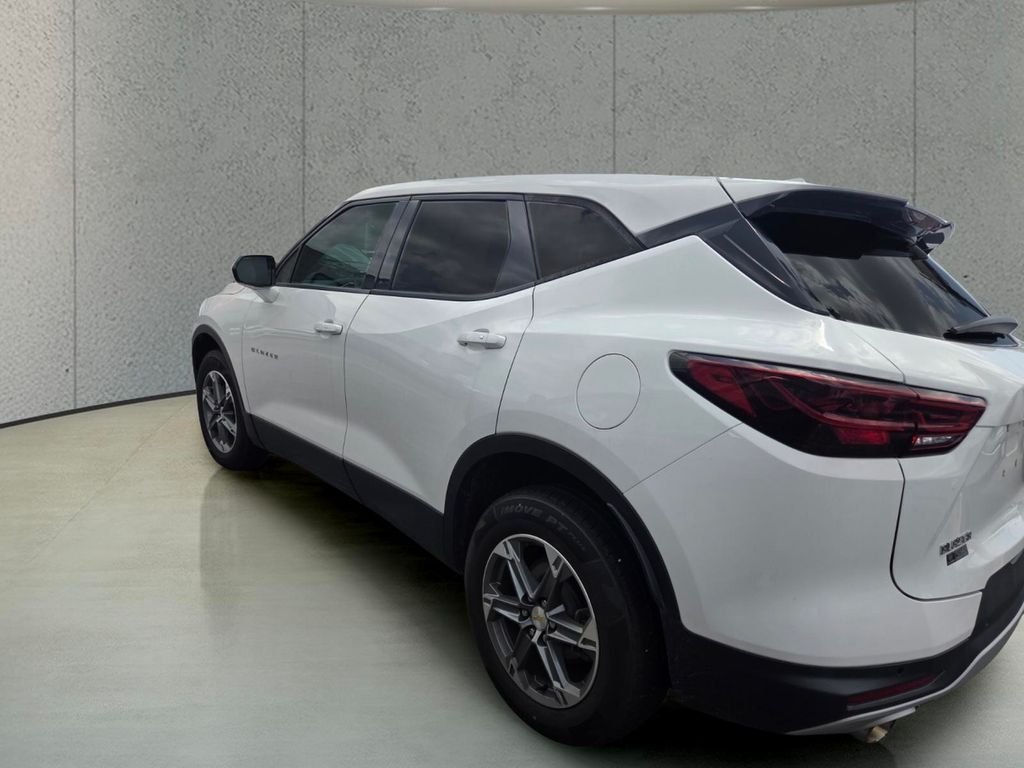 Used 2023 White Chevrolet LT image 5