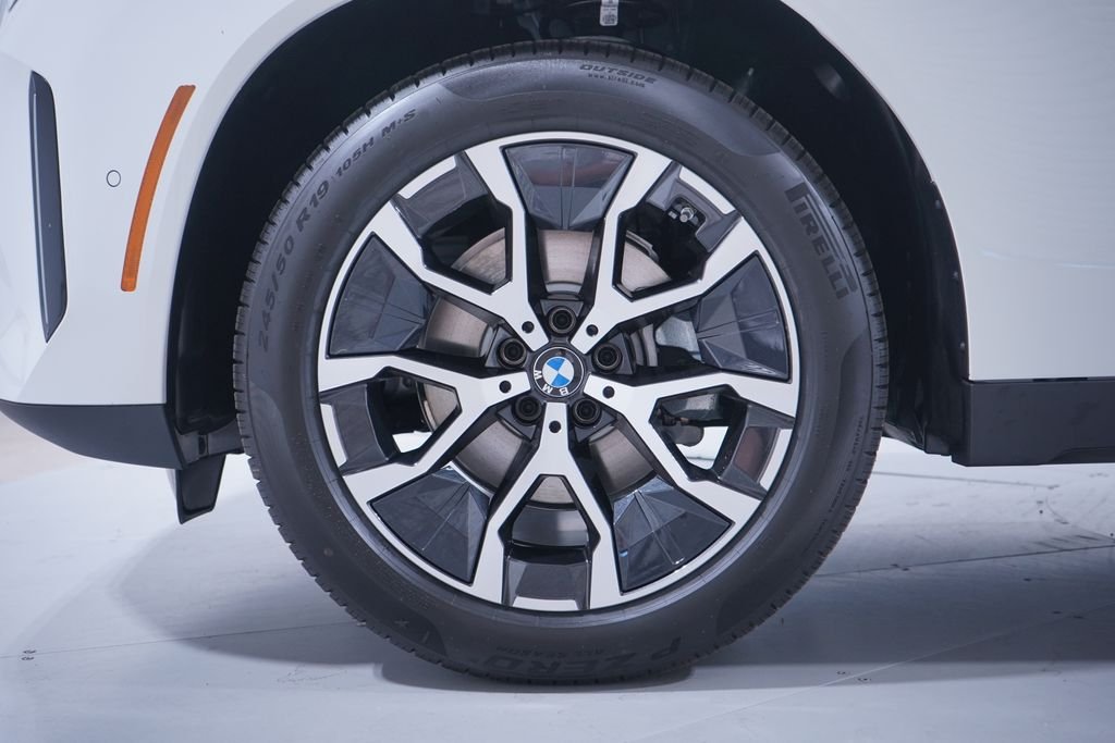 New 2026 Alpine White BMW 30 xDrive image 2