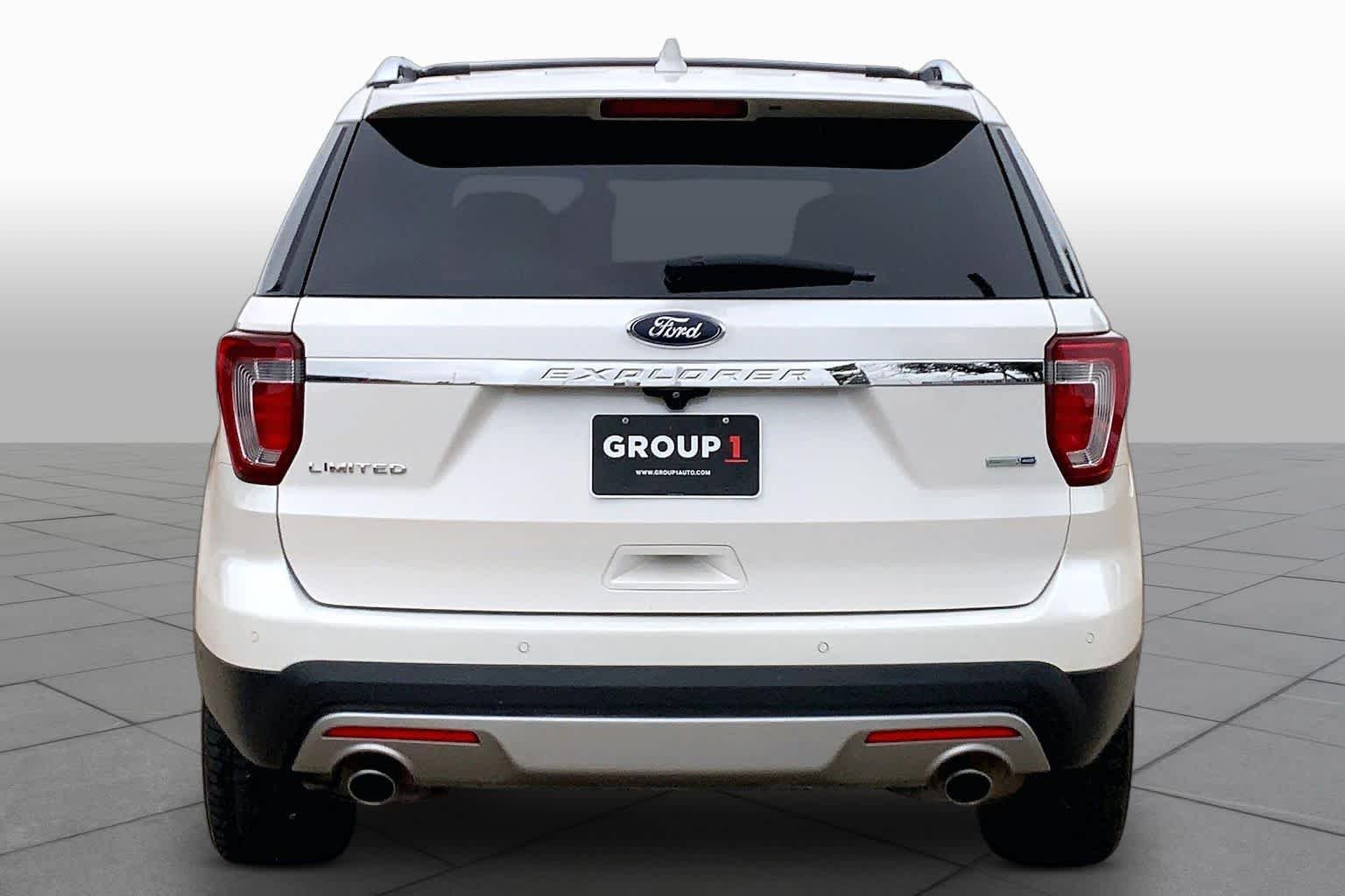 Used 2017 White Platinum Metallic Tri-Coat Ford Limited image 5