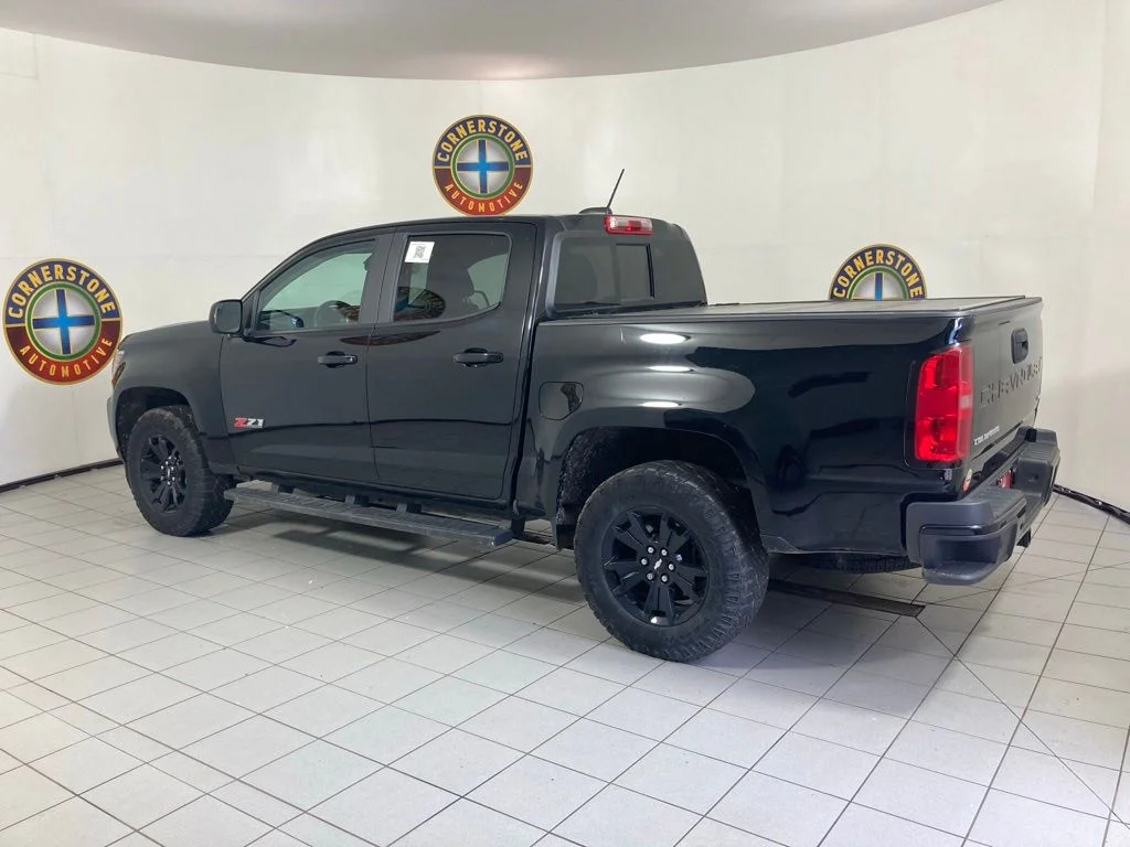 Used 2022 Black Chevrolet Z71 image 22