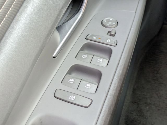 Used 2025 Blue Hyundai SEL Convenience image 28