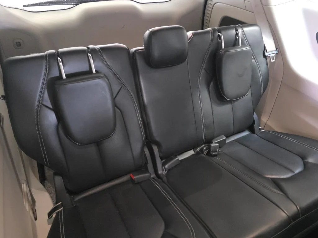 Used 2023 Ceramic Gray Clearcoat Chrysler Touring L image 11