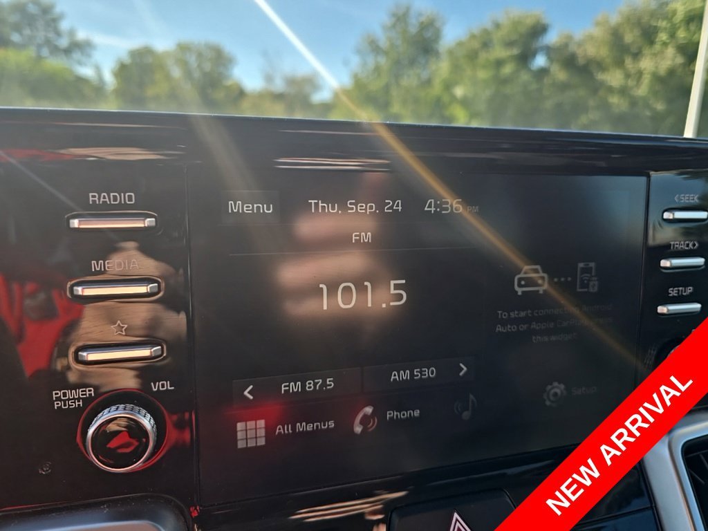 Used 2021  Kia LX image 9