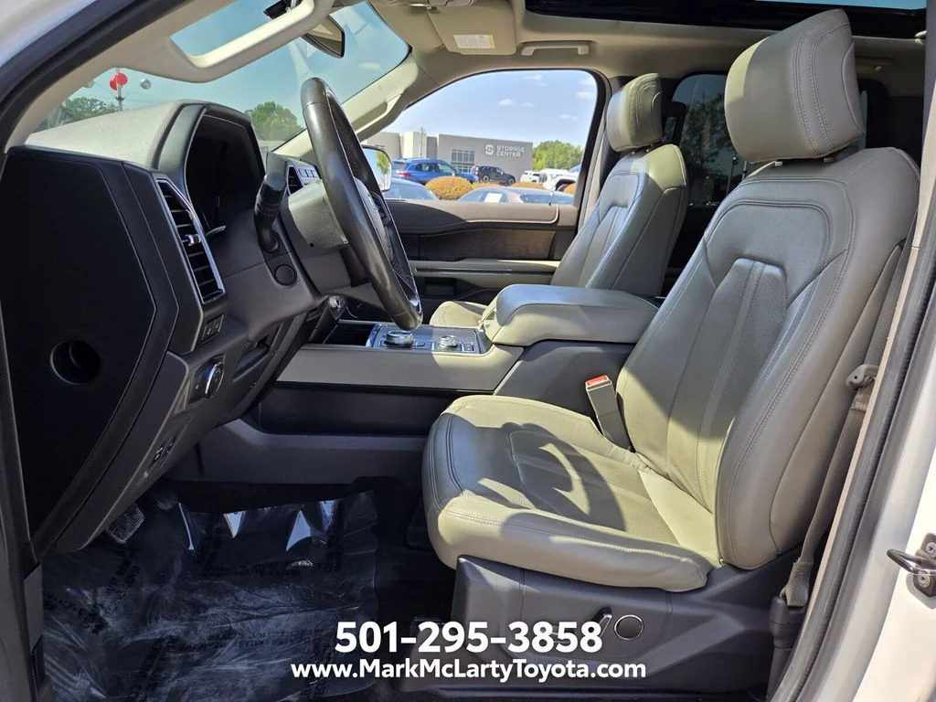 Used 2018 White Ford Limited image 9