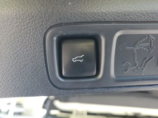 Used 2022 White Ford Platinum image 33