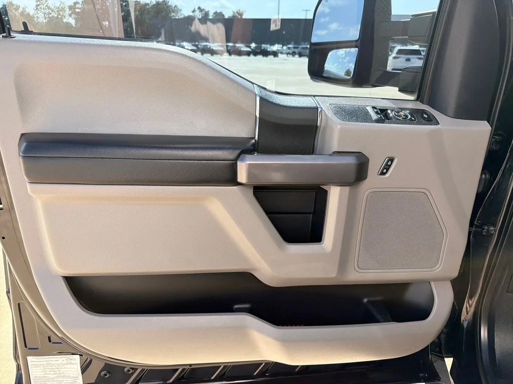 Used 2019 Black Ford XLT image 11