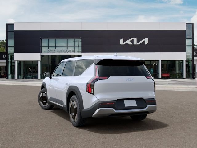 New 2026 Glacial White Pearl Kia Light Long Range RWD image 4