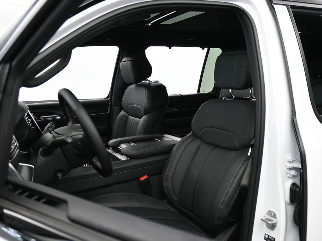 New 2026 Bright White Clearcoat Jeep Summit Obsidian image 10
