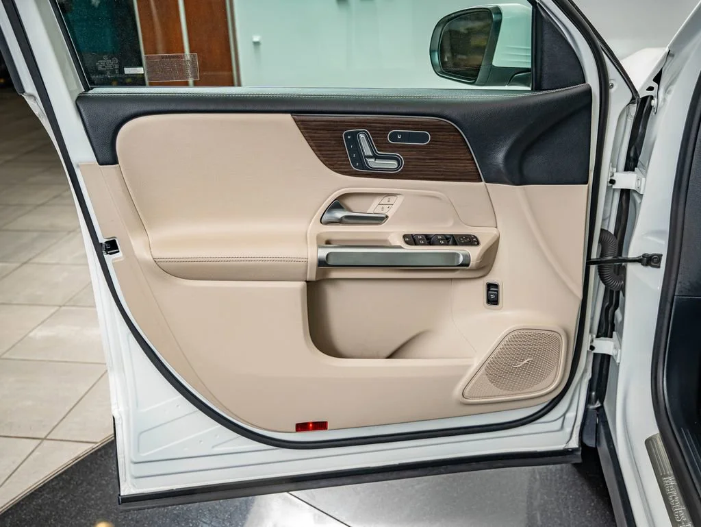 Used 2026 Polar White Mercedes-Benz GLB 250 image 19
