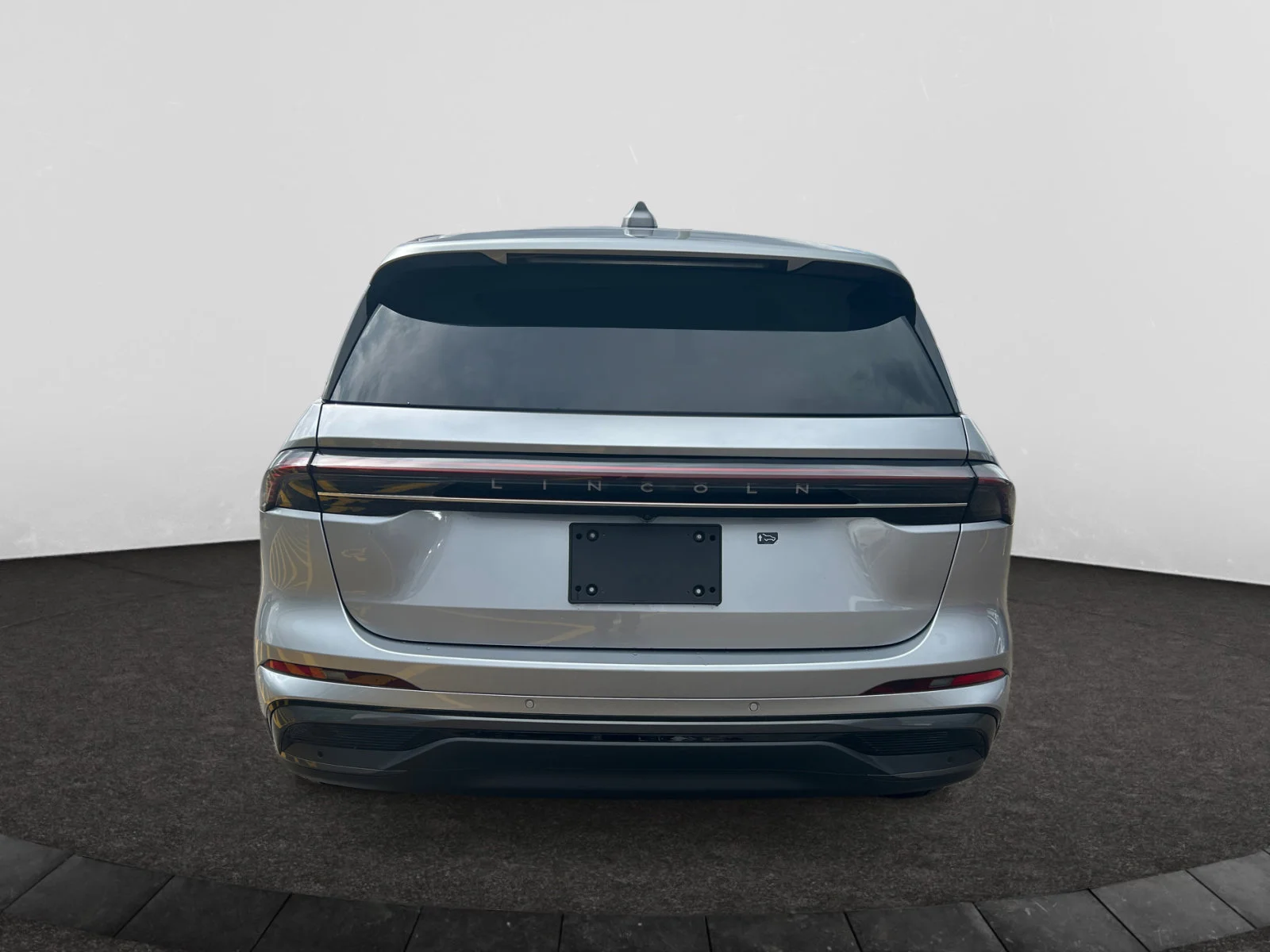 New 2026 Silver Radiance Metallic Clearcoat Lincoln Premiere image 4