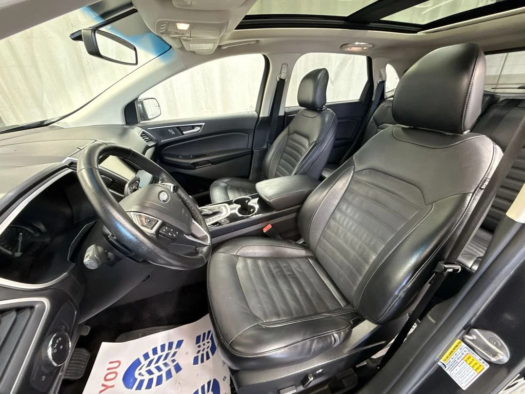 Used 2015 Magnetic Metallic Ford SEL image 26