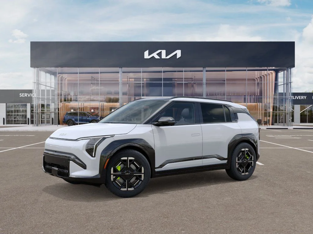 New 2027 Snow White Pearl Kia GT AWD image 3