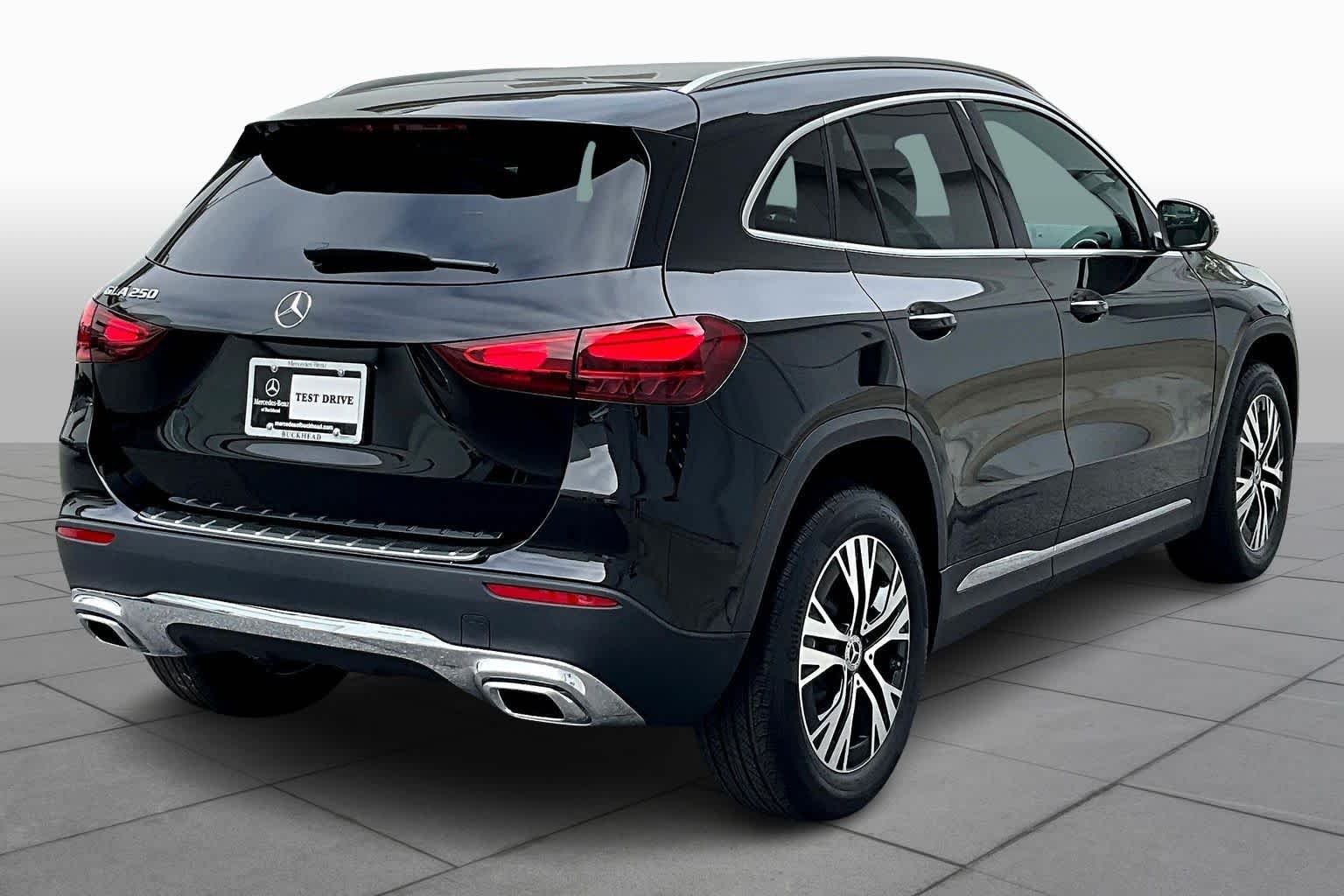 Used 2026 Night Black Mercedes-Benz GLA 250 image 12