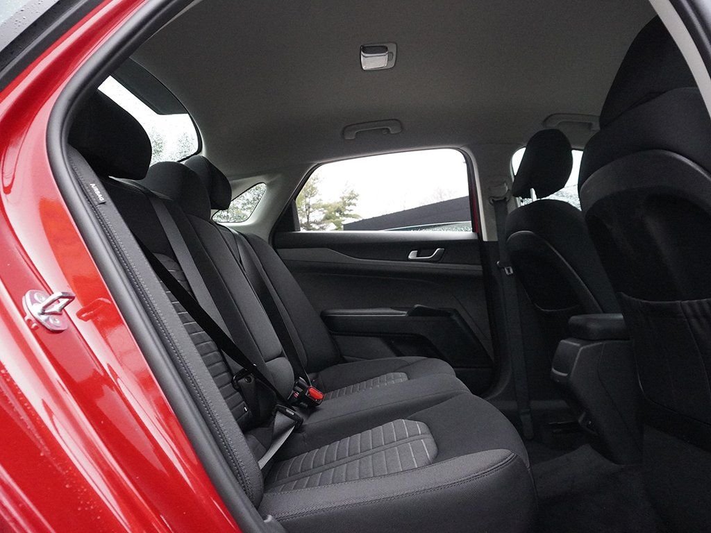 Used 2025 Red Kia LXS image 34