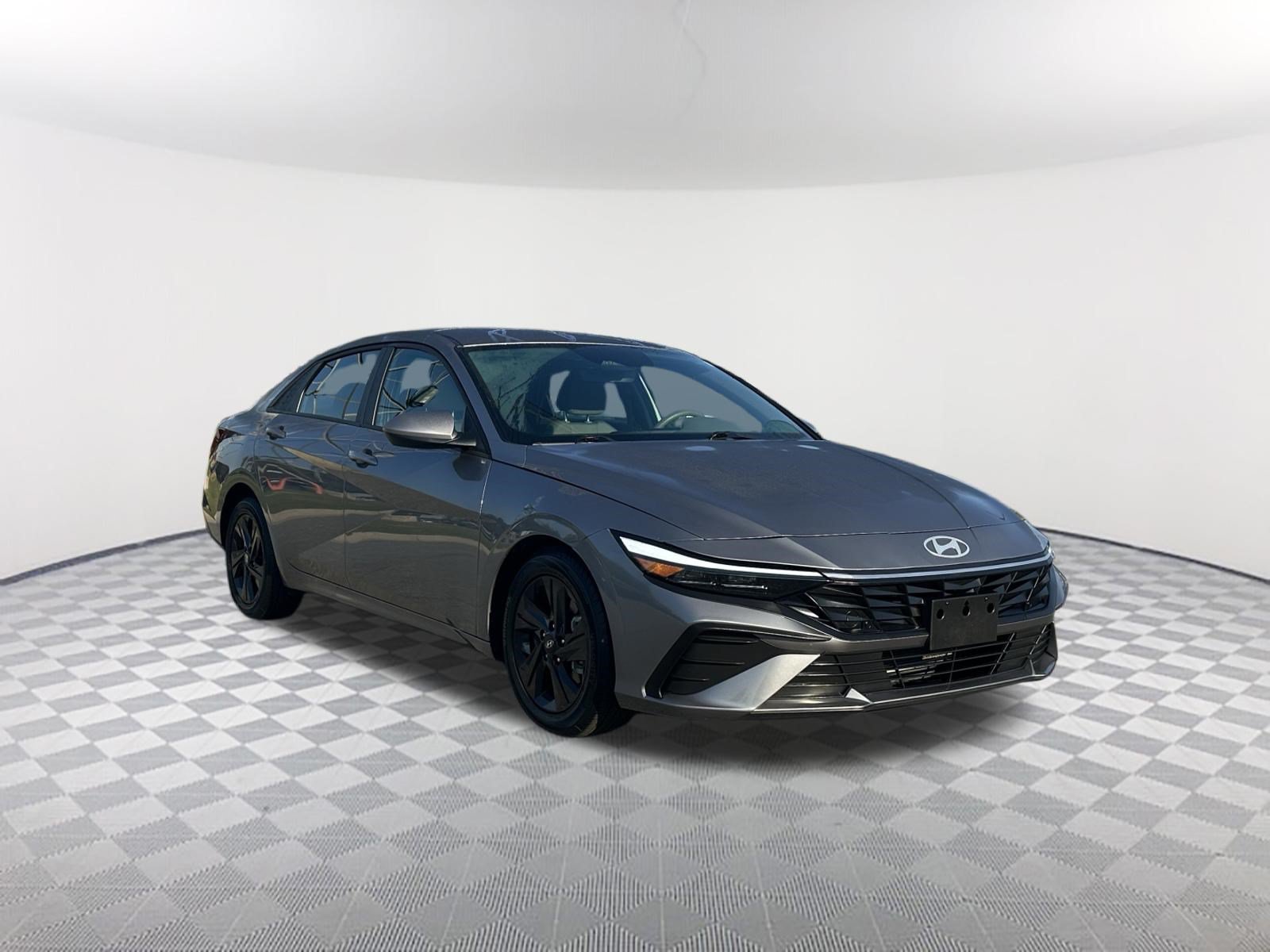 Used 2024 Fluid Metal Hyundai SE image 3