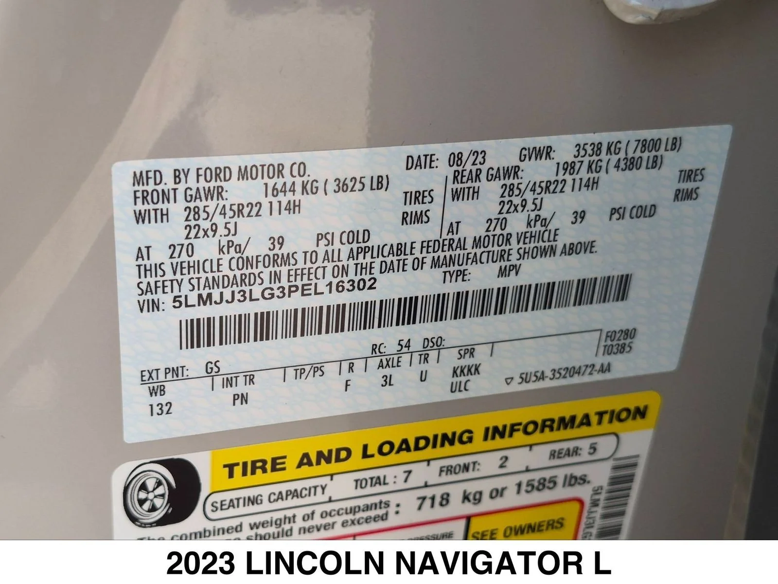 Used 2023 White Lincoln Reserve image 28
