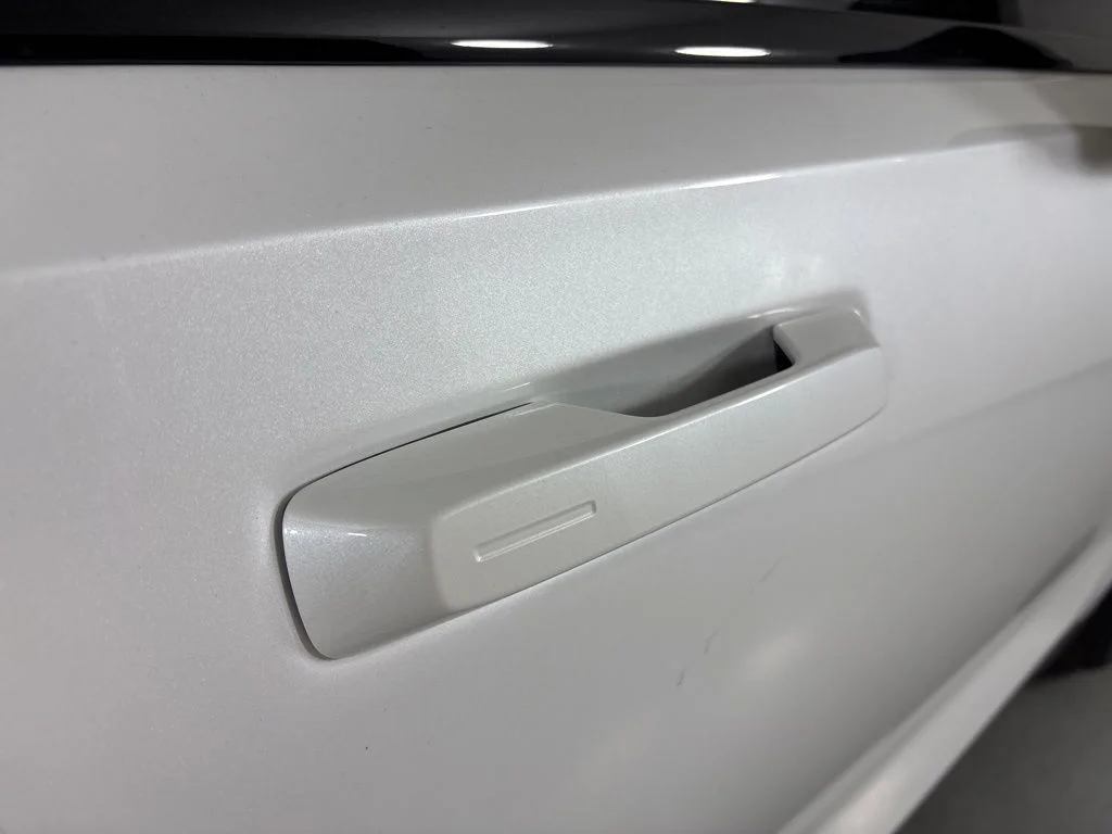 Used 2023 White Polestar Long Range Dual Motor image 12