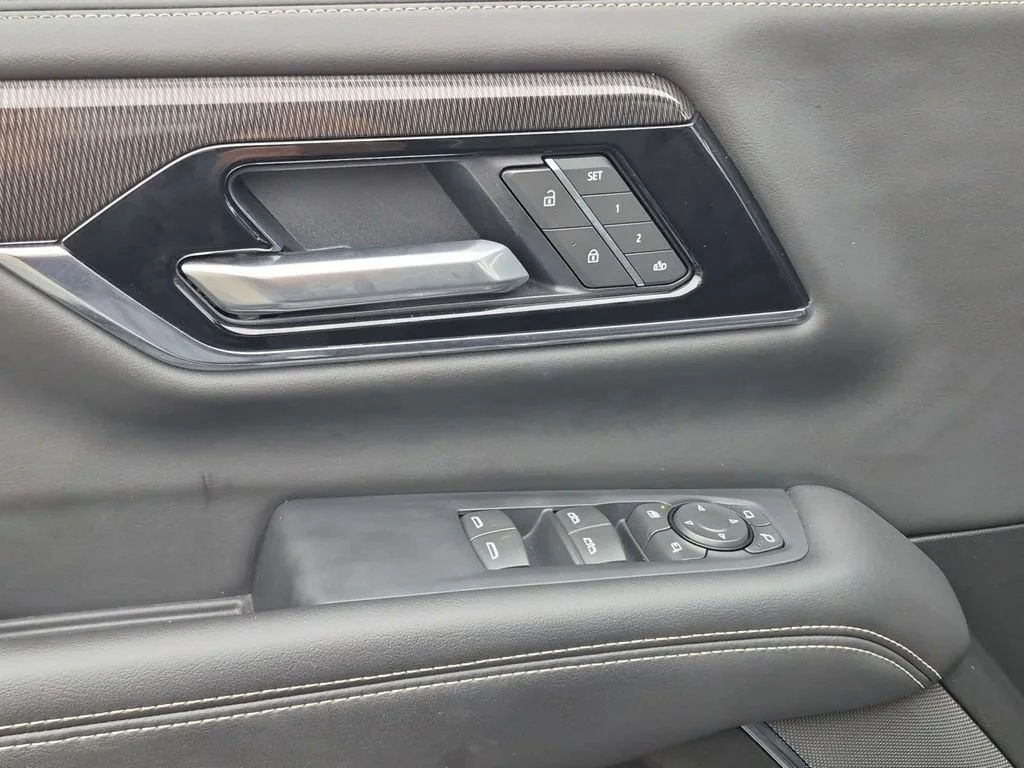 Certified Used 2025 Onyx Black GMC Elevation image 22