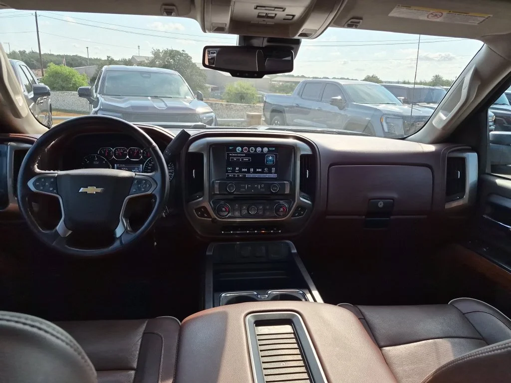 Used 2016 DEEP OCEAN BLUE METALLIC Chevrolet High Country image 28