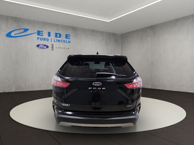 Used 2023 Black Ford SEL image 9